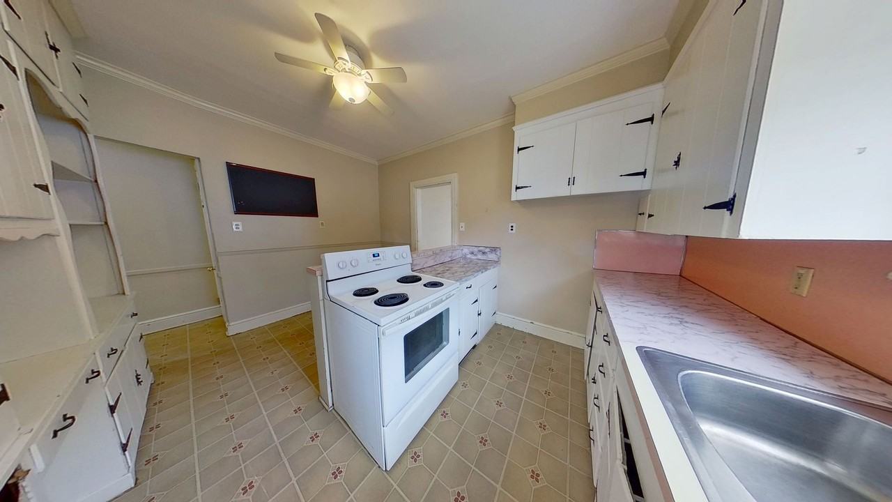 983 E Philadelphia St - Photo 7 of 8