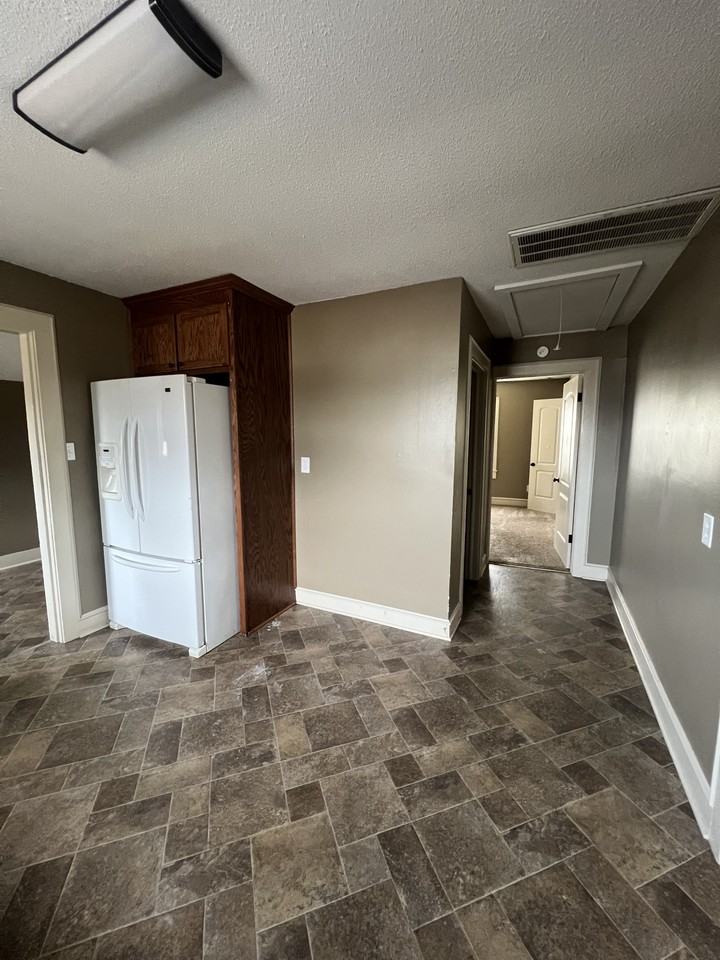 76 Locust Dr #A - Photo 5 of 11