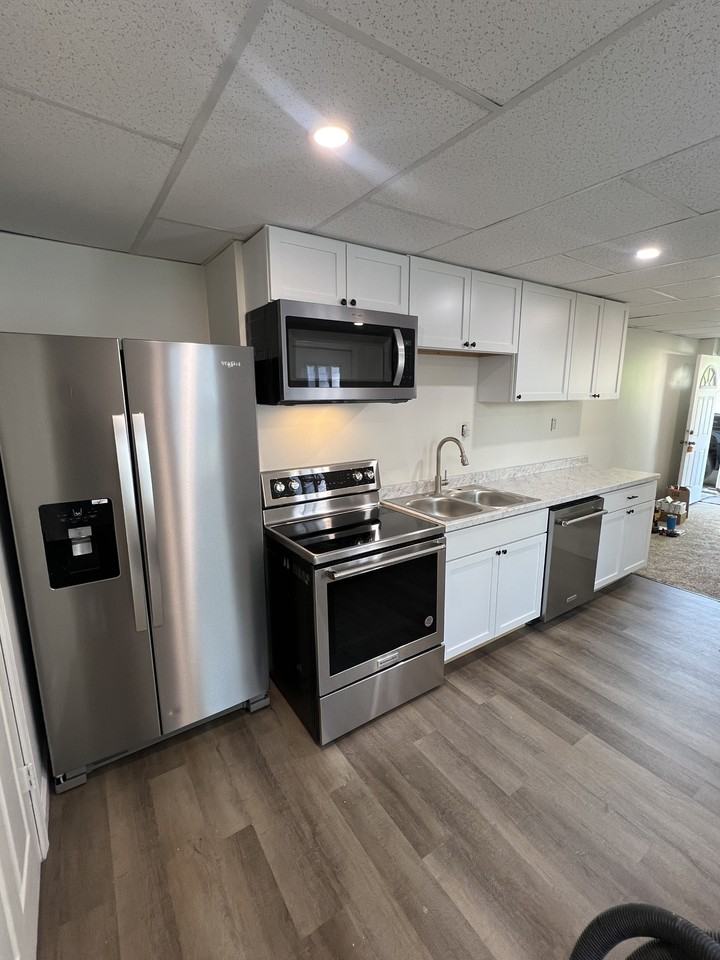 106 N Carpenter St #1 - Photo 2 of 10