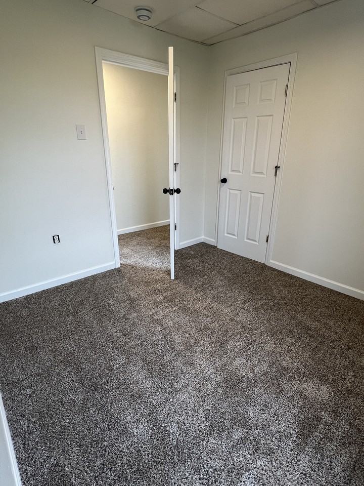 106 N Carpenter St #1 - Photo 7 of 10