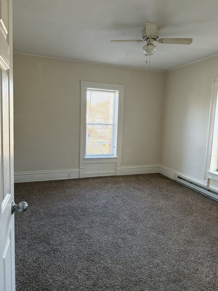 121 Williams St #2 - Photo 6 of 9