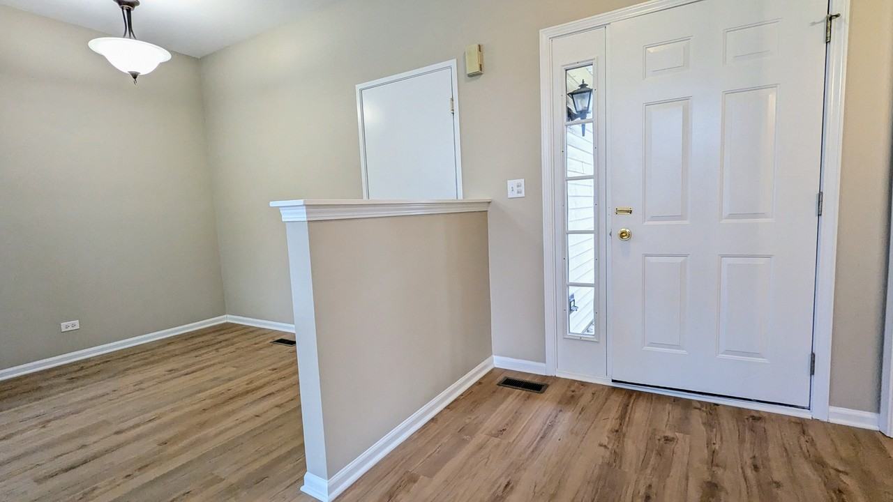 265 Sierra Pass Dr #3 - Photo 2 of 18