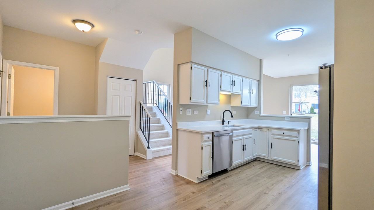 265 Sierra Pass Dr #3 - Photo 3 of 18