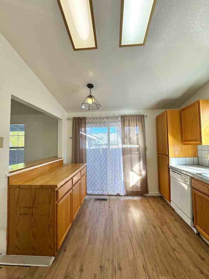 6052 Walnut Creek Rd - Photo 3 of 12