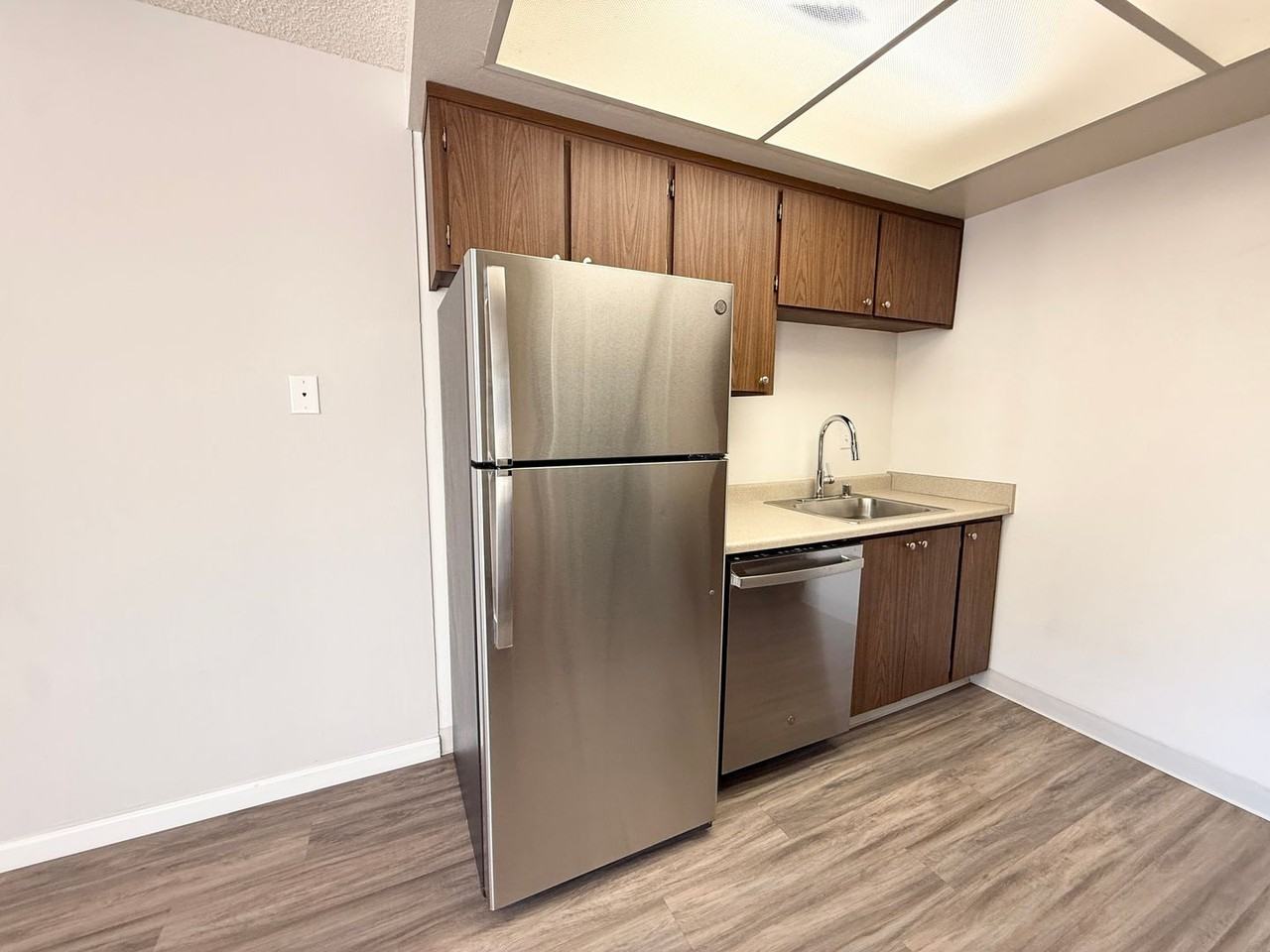 Shadow Creek Apartments - Photo 3 of 50