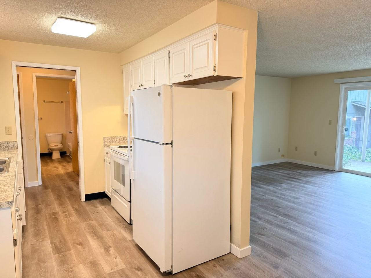 Putnam Terrace Apartments - Photo 3 of 17