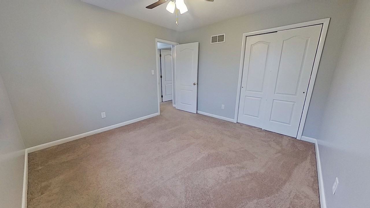 232 Ark Dr - Photo 2 of 8