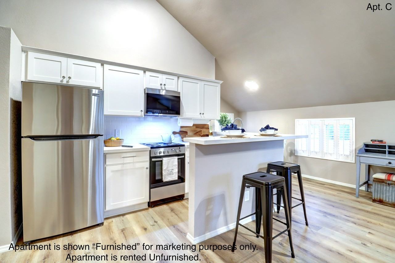 109 N Pleasant St #C - Photo 2 of 13