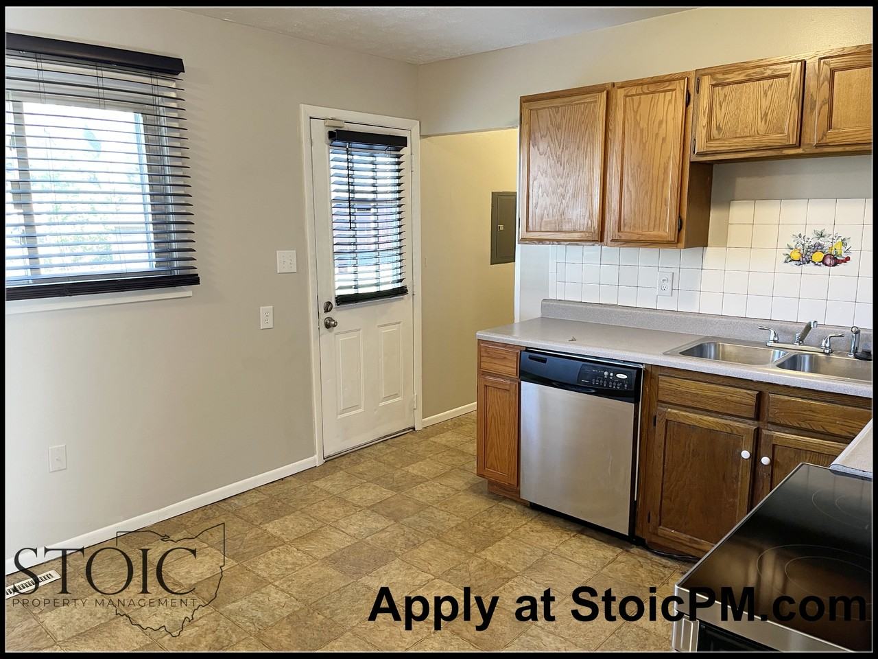 3699 Laguna Dr #3 - Photo 4 of 14