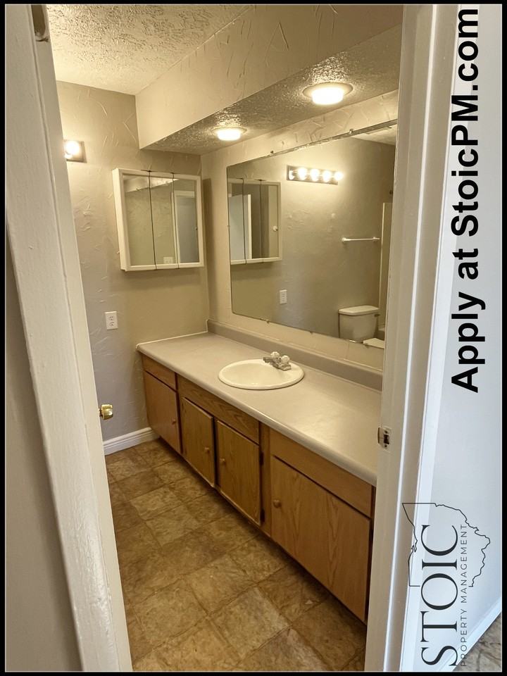 3699 Laguna Dr #3 - Photo 7 of 14