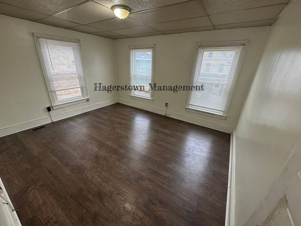 659 Pennsylvania Ave - Photo 6 of 11