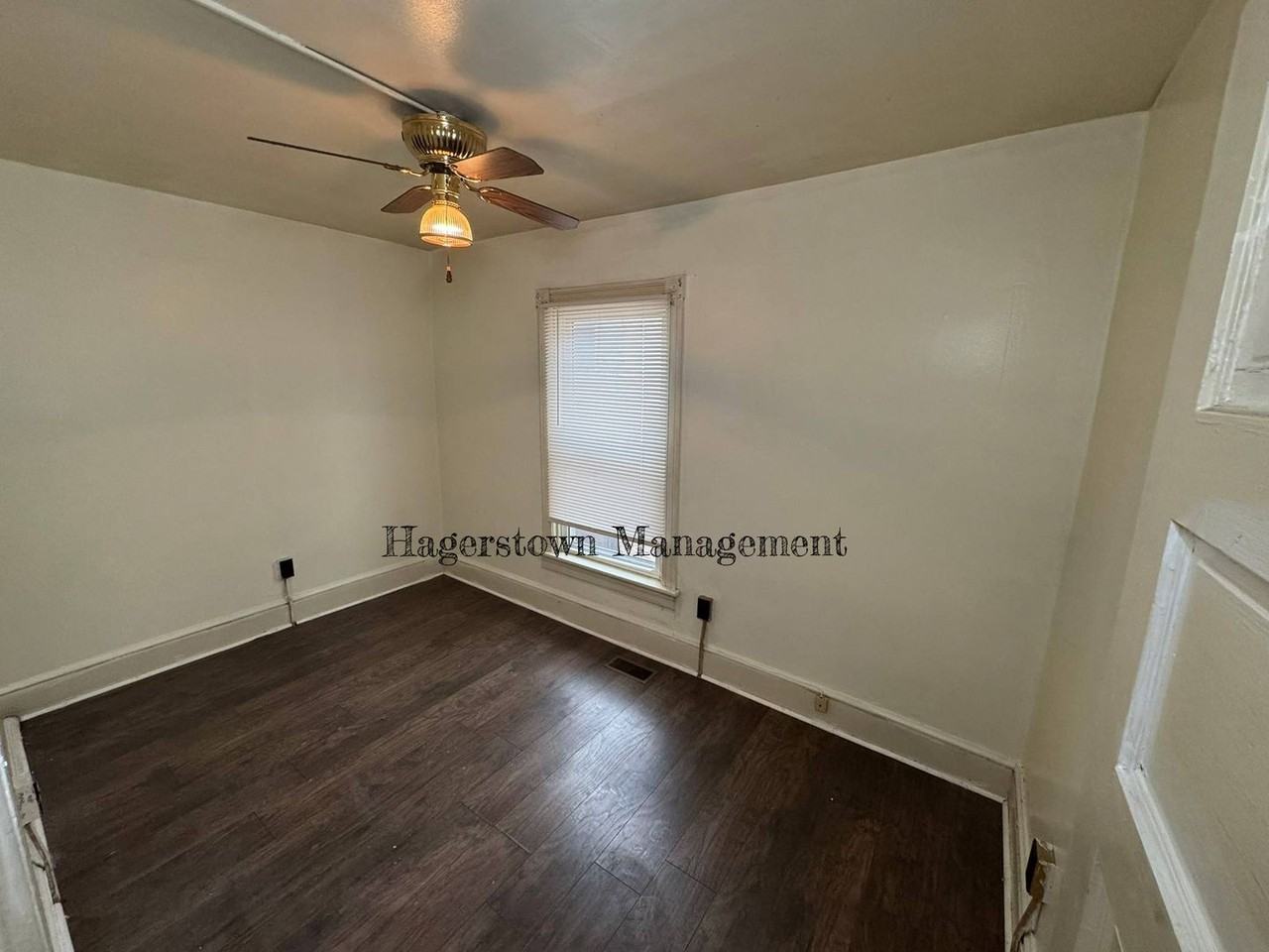 659 Pennsylvania Ave - Photo 7 of 11