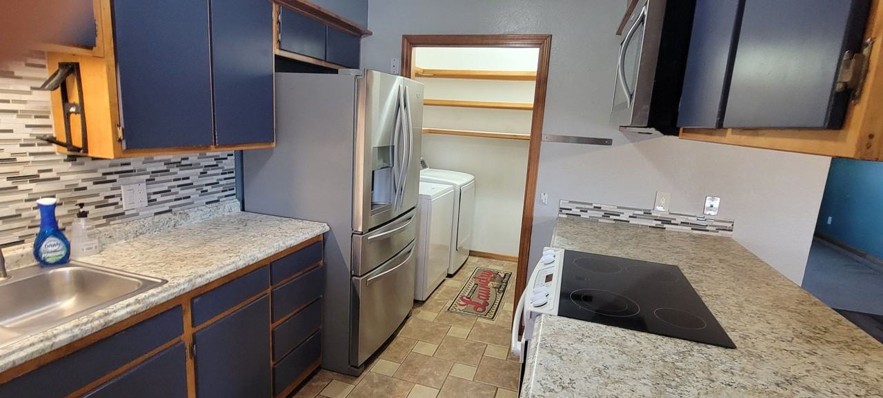 617 Corrales Rd - Photo 7 of 27