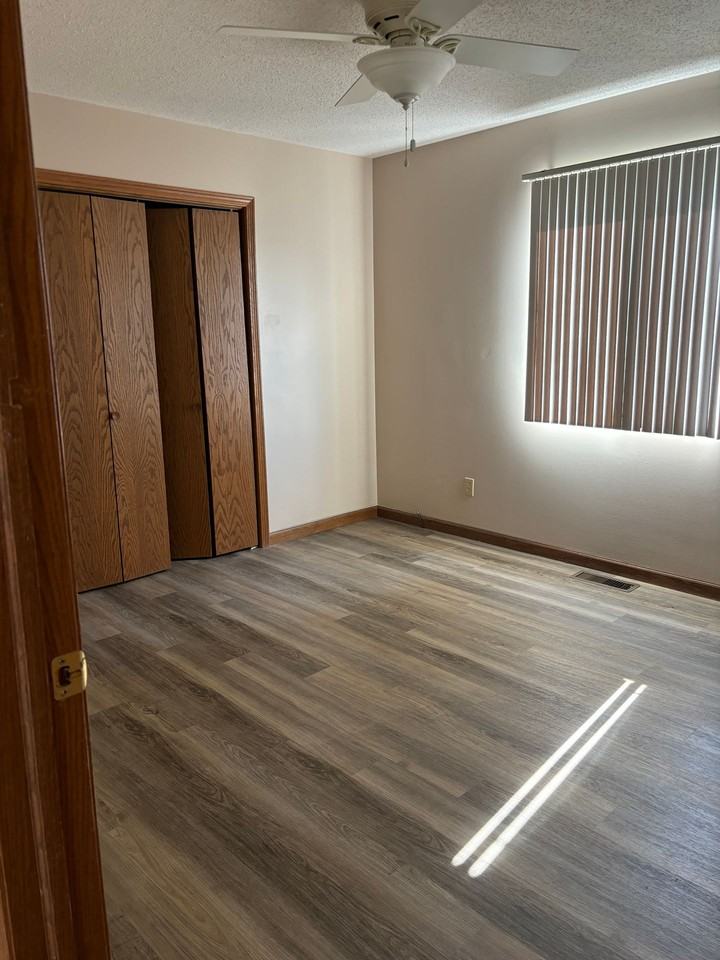 114 E. Atchison - Photo 7 of 17