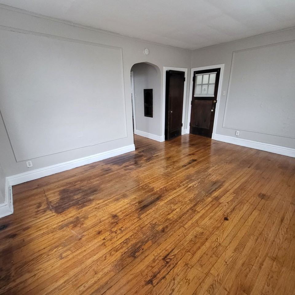 3862-66 South Spring Ave - Photo 3 of 26