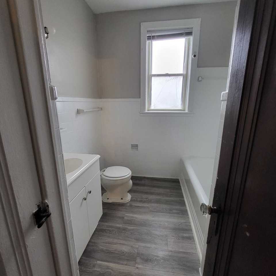 3862-66 South Spring Ave - Photo 5 of 26