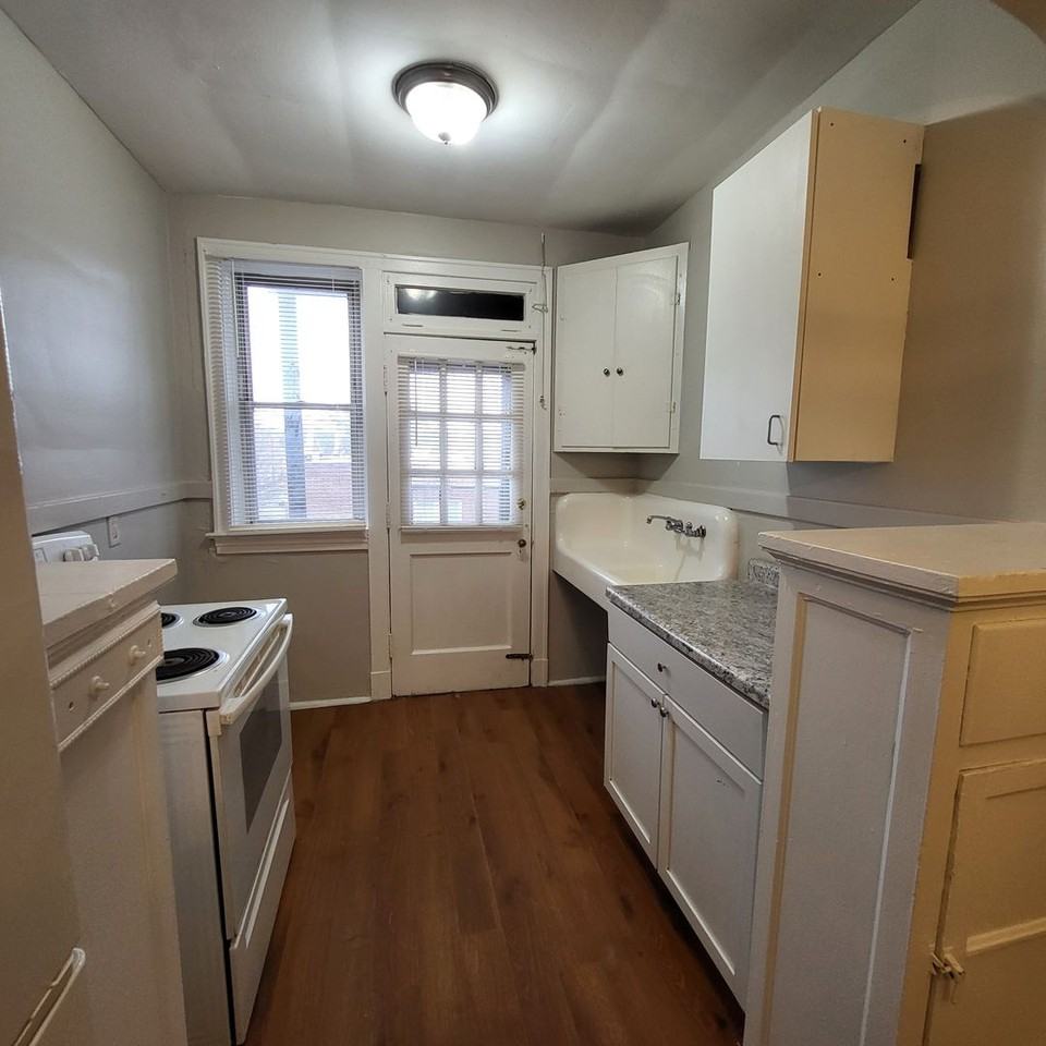 3862-66 South Spring Ave - Photo 6 of 26