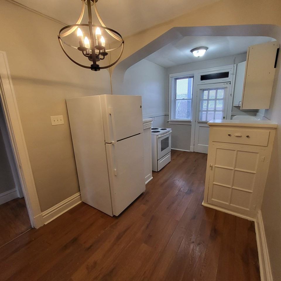 3862-66 South Spring Ave - Photo 7 of 26