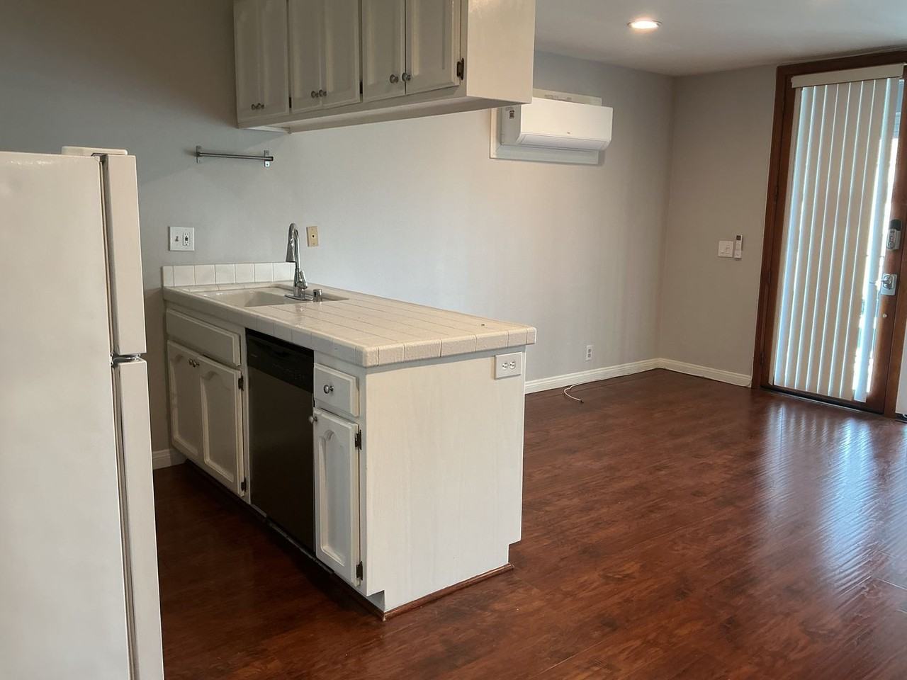 17210 Newhope St - Photo 3 of 8