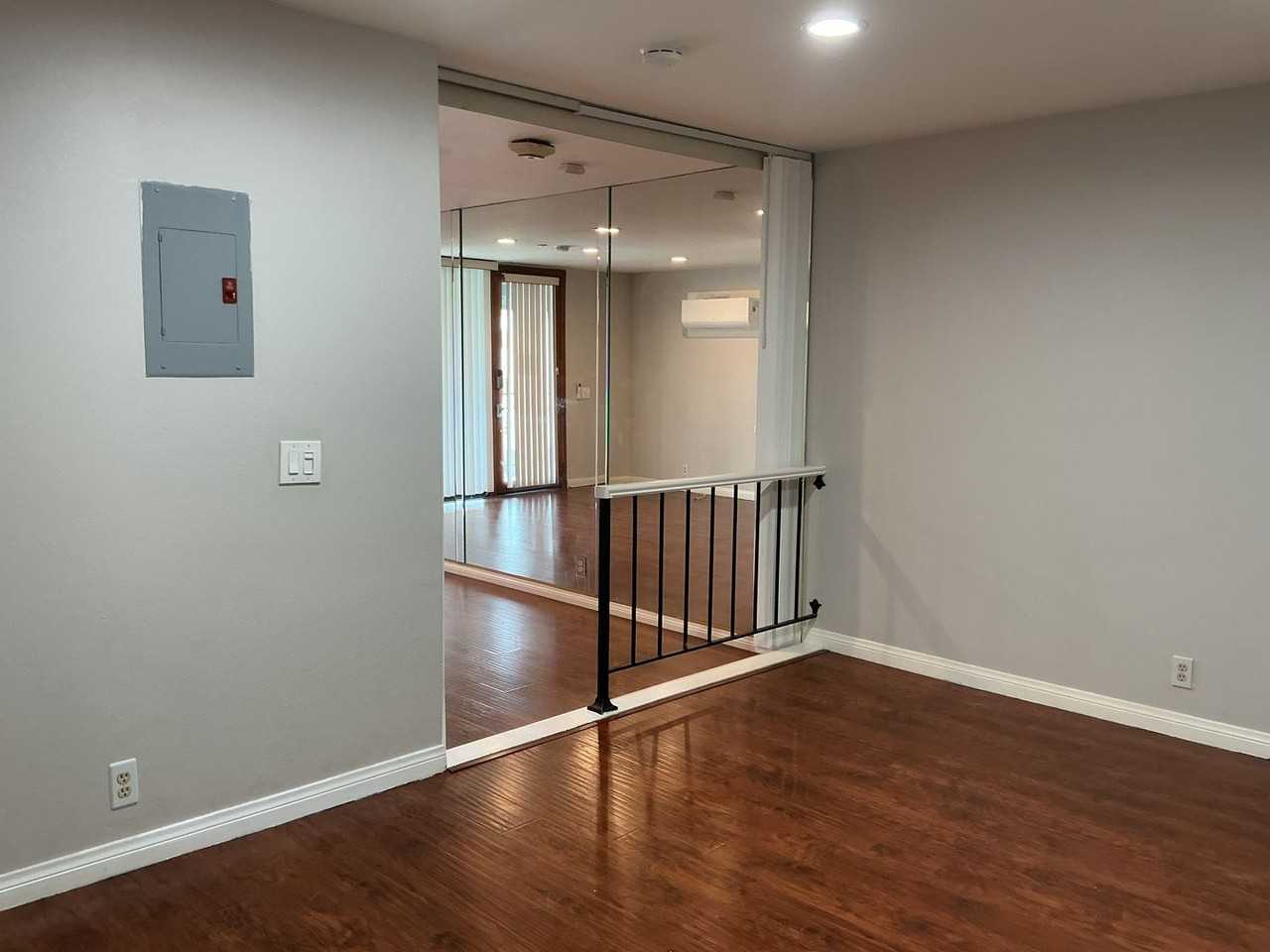 17210 Newhope St - Photo 5 of 8