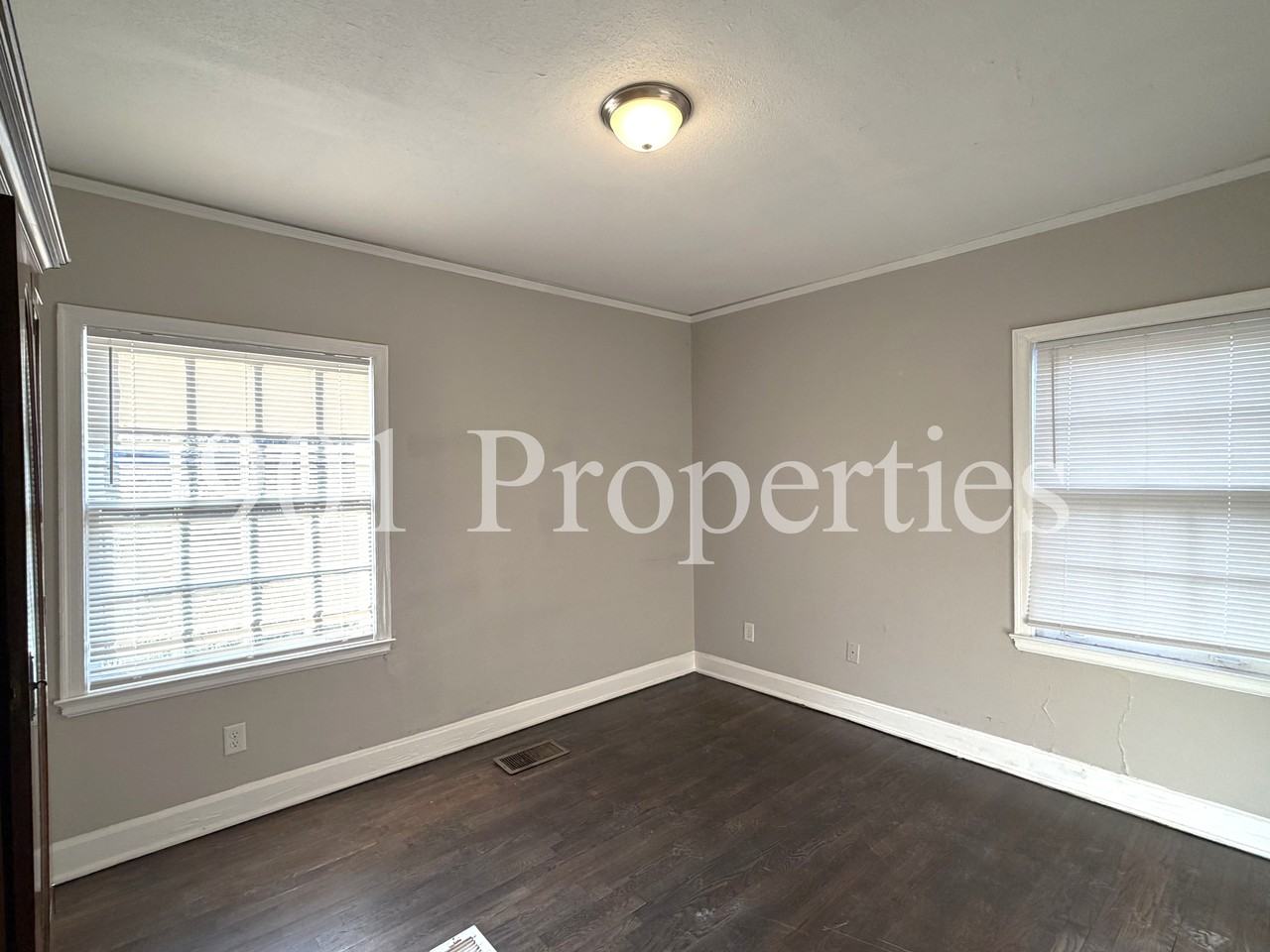 570 Shotwell St #1 - Photo 7 of 13