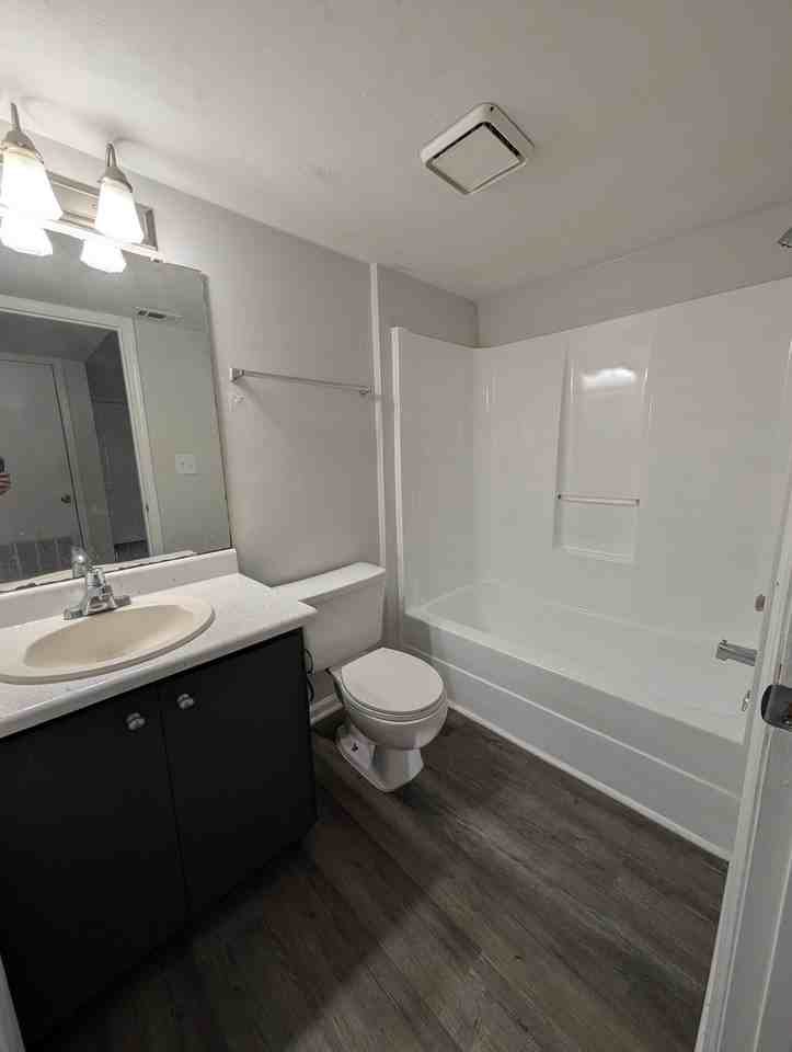 2350 Horne AvenueApt 2 #2 - Photo 4 of 7