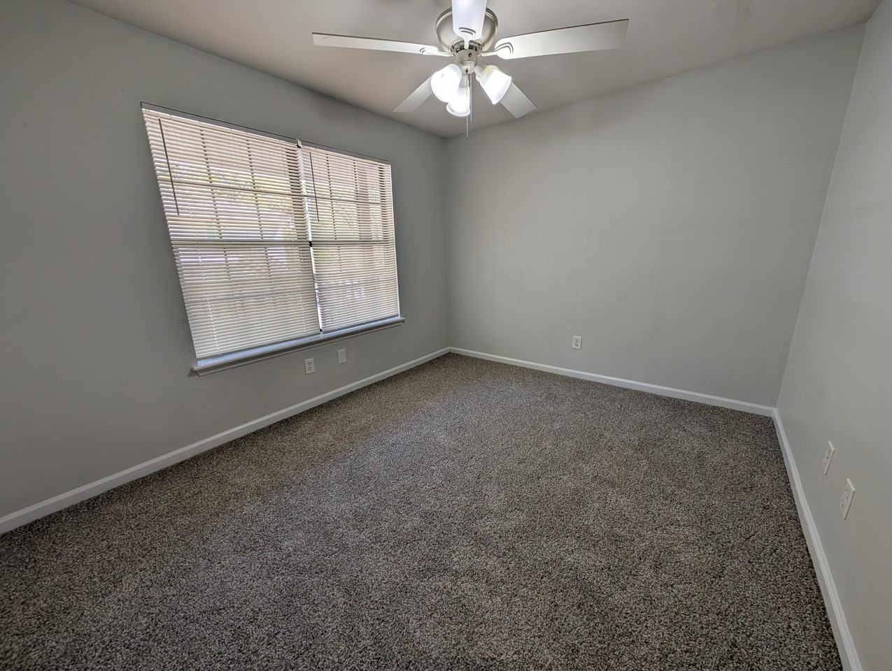 2350 Horne AvenueApt 5 #5 - Photo 3 of 5