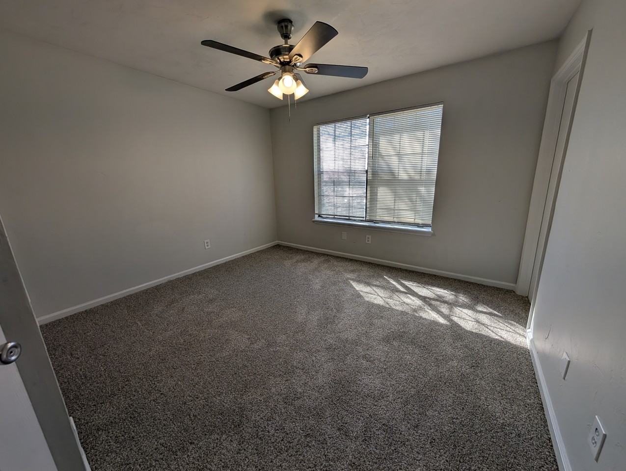 2350 Horne AvenueApt 5 #5 - Photo 4 of 5