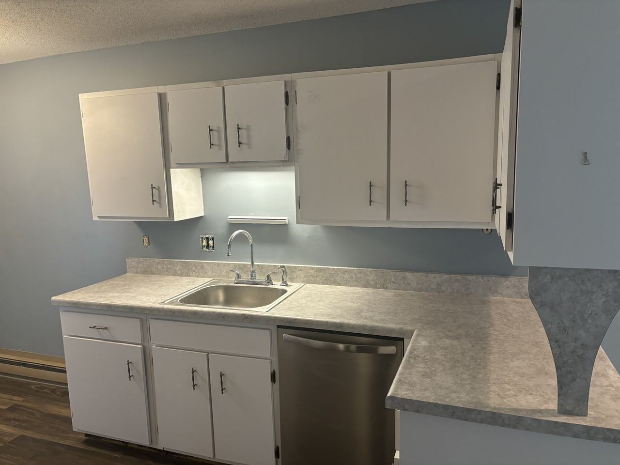 2103 Cardinal Dr #2103 - Photo 4 of 8