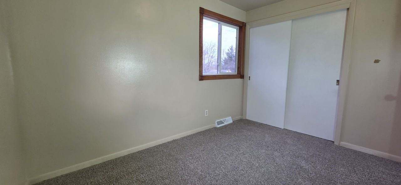 1810 Oak St #4 - Photo 6 of 11