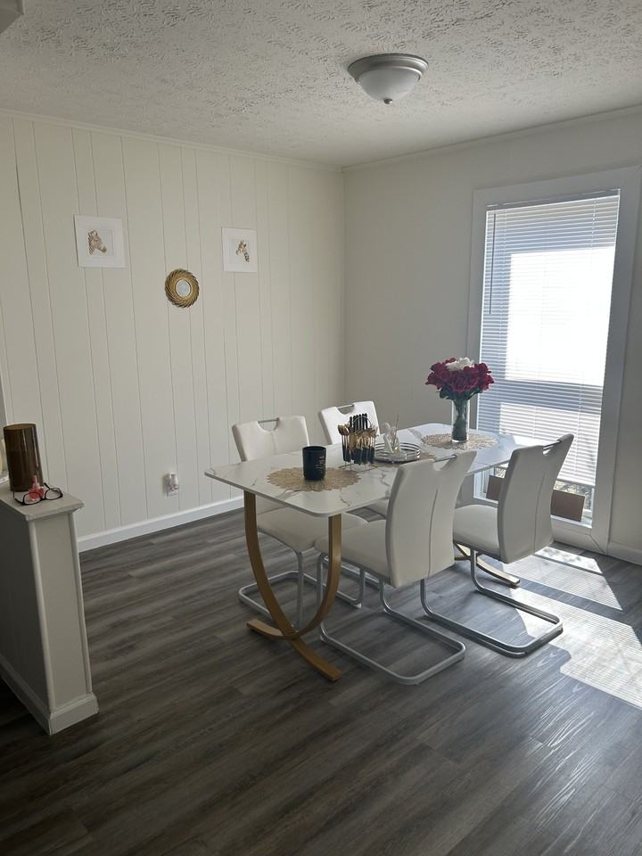 2523 W Monroe St #1 - Photo 3 of 6