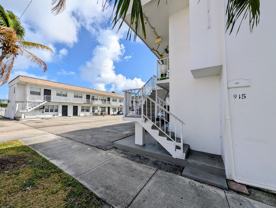 915 S 21st Ave - Photo 1 of 1