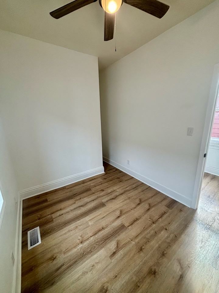 525 E 8th St #1 - Photo 6 of 11