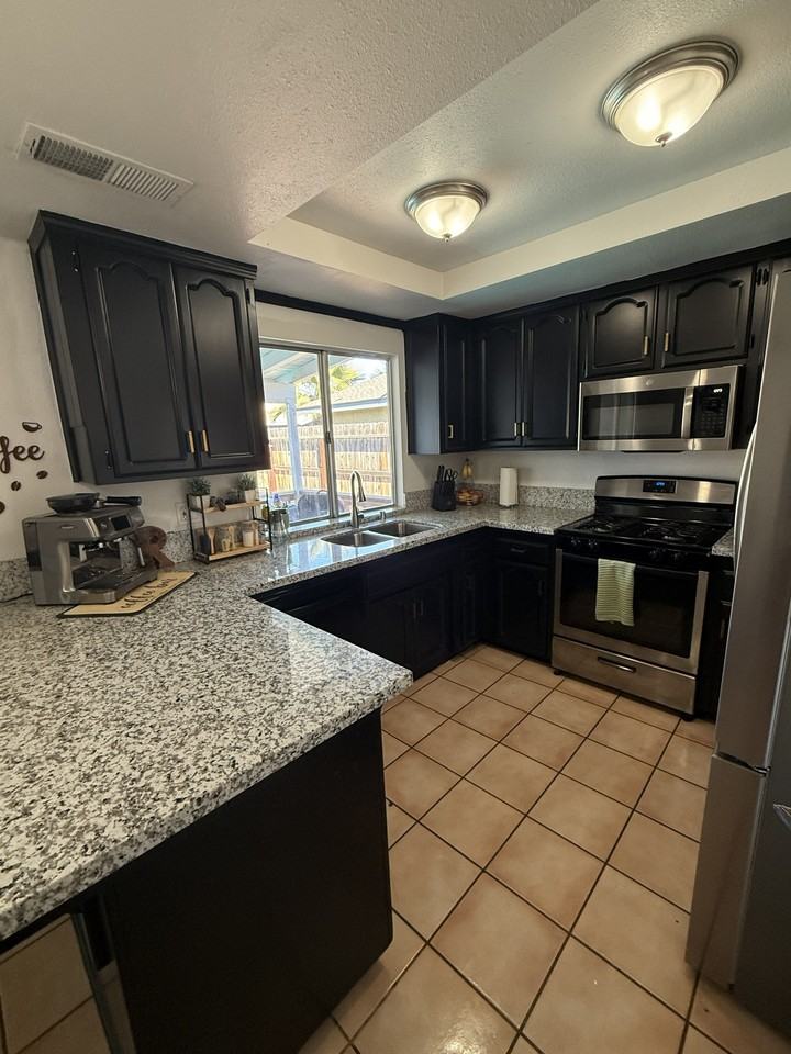 4610 W Feemster Ave #1 - Photo 4 of 27