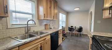 featured image of 2724 Stanley St #1