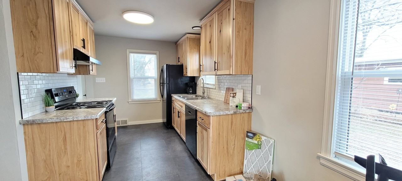 2724 Stanley St #1 - Photo 2 of 10