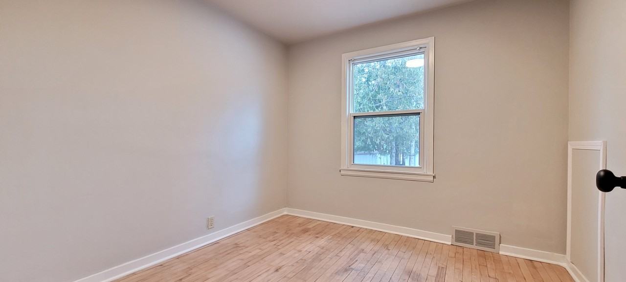 2724 Stanley St #1 - Photo 6 of 10