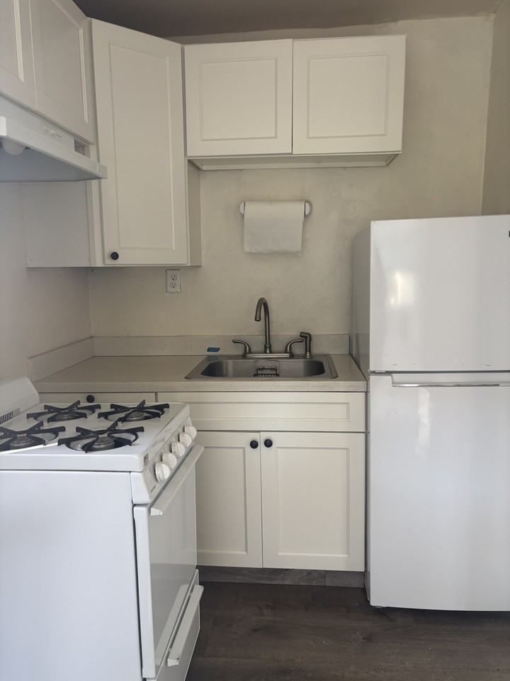 715 East Roseburg AvenueBack #1 - Photo 2 of 14