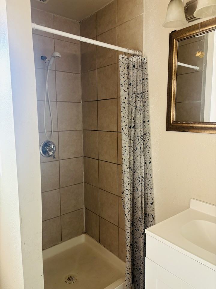 715 East Roseburg AvenueBack #1 - Photo 6 of 14