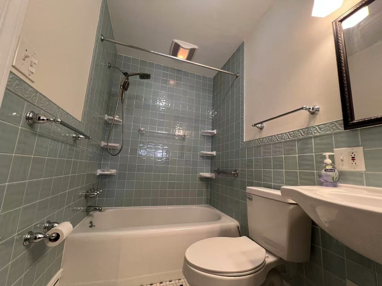 39 S 13th St #1 - Photo 7 of 33
