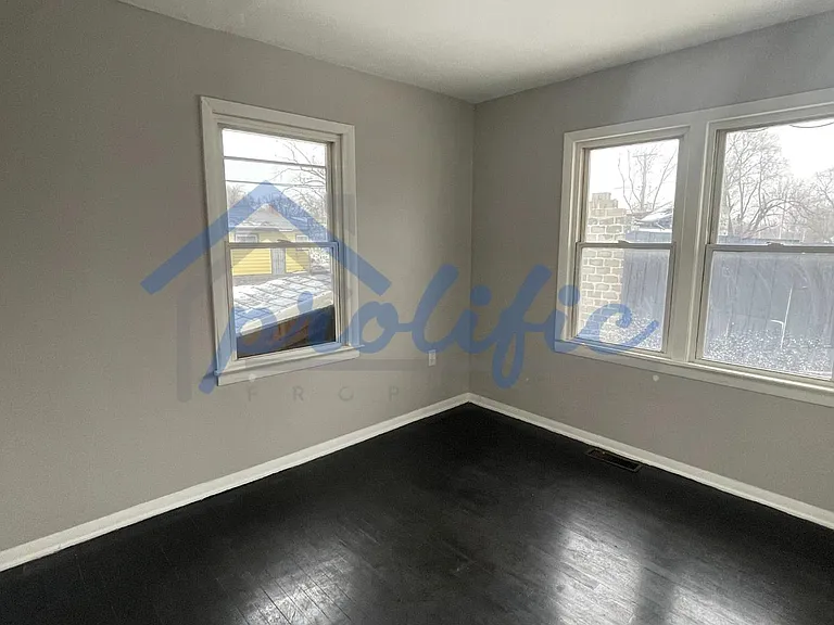 712 W 19th Ave #1 - Photo 4 of 14