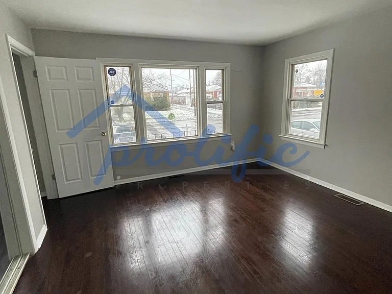 712 W 19th Ave #1 - Photo 5 of 14