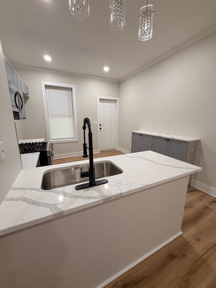 420 E 28th St #1 - Photo 5 of 26