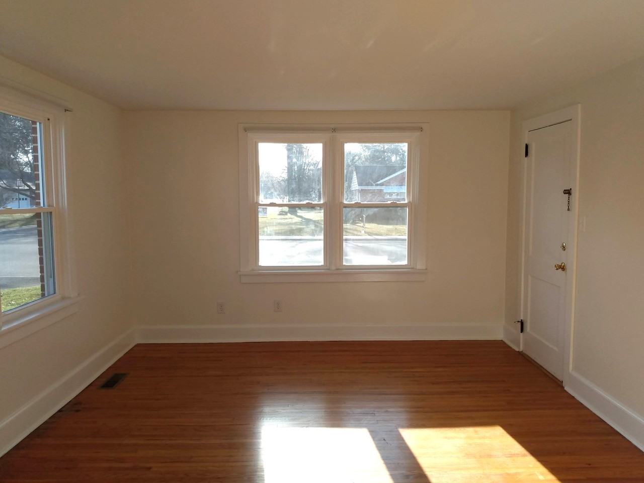 1559 Edgar Ave #1N - Photo 4 of 14