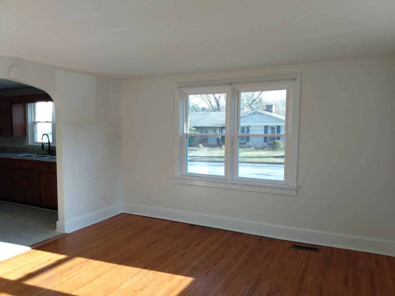 1559 Edgar Ave #1N - Photo 5 of 14