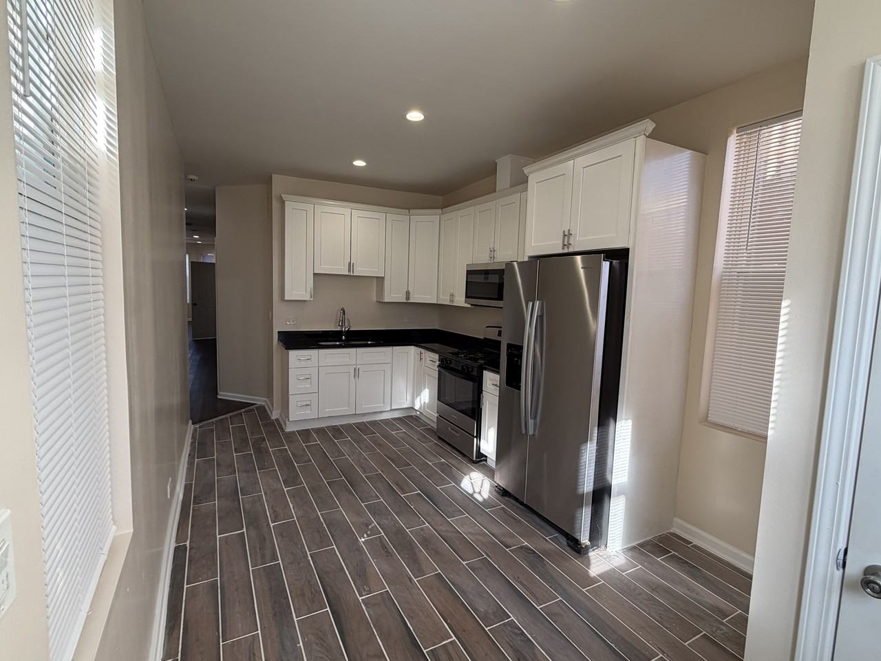 203 N Leamington Ave #1 - Photo 4 of 15