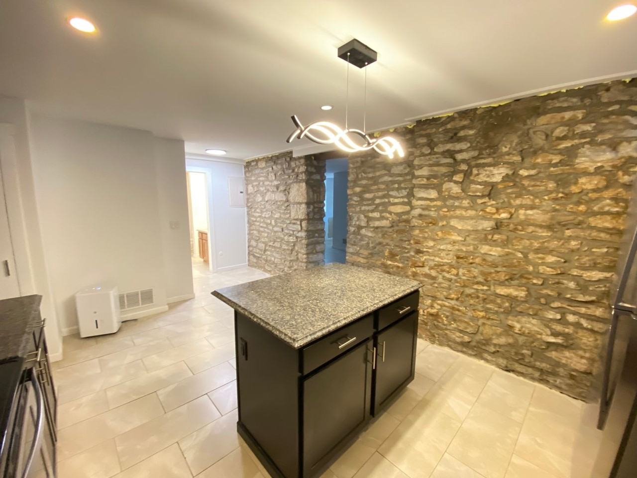 Dennison Ave 877 NCR - Photo 7 of 30