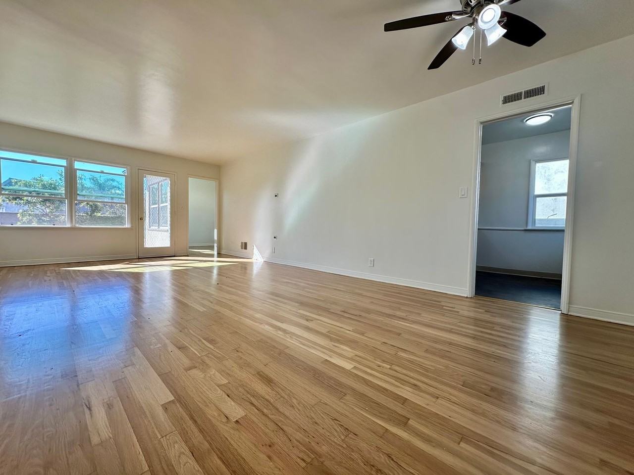 13215 Hindry Ave - Photo 3 of 14