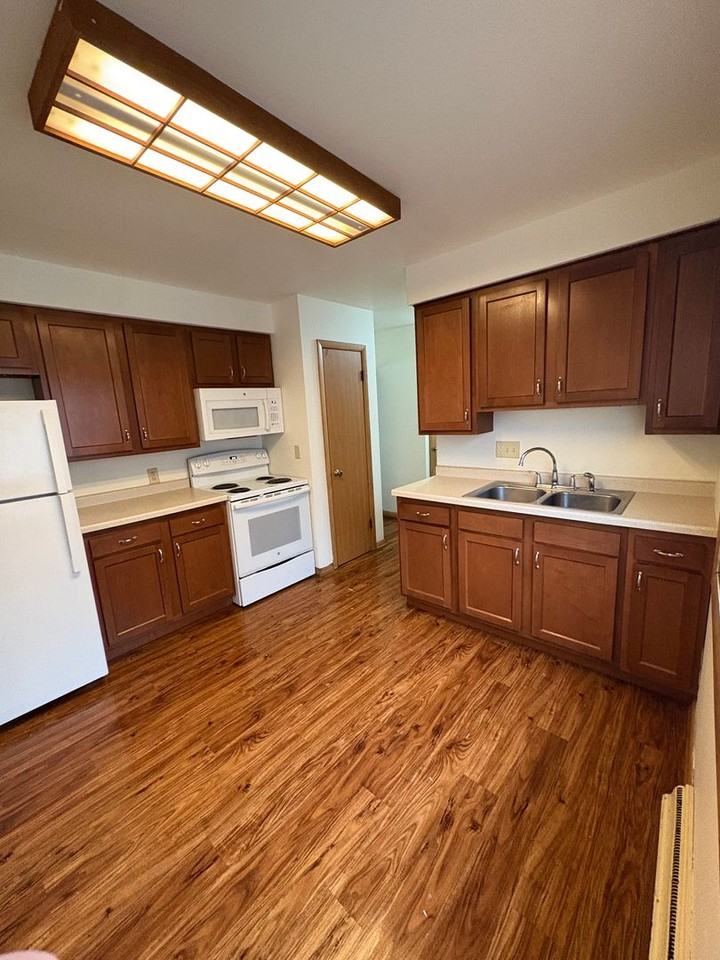 630 Otter Ave - Photo 2 of 10