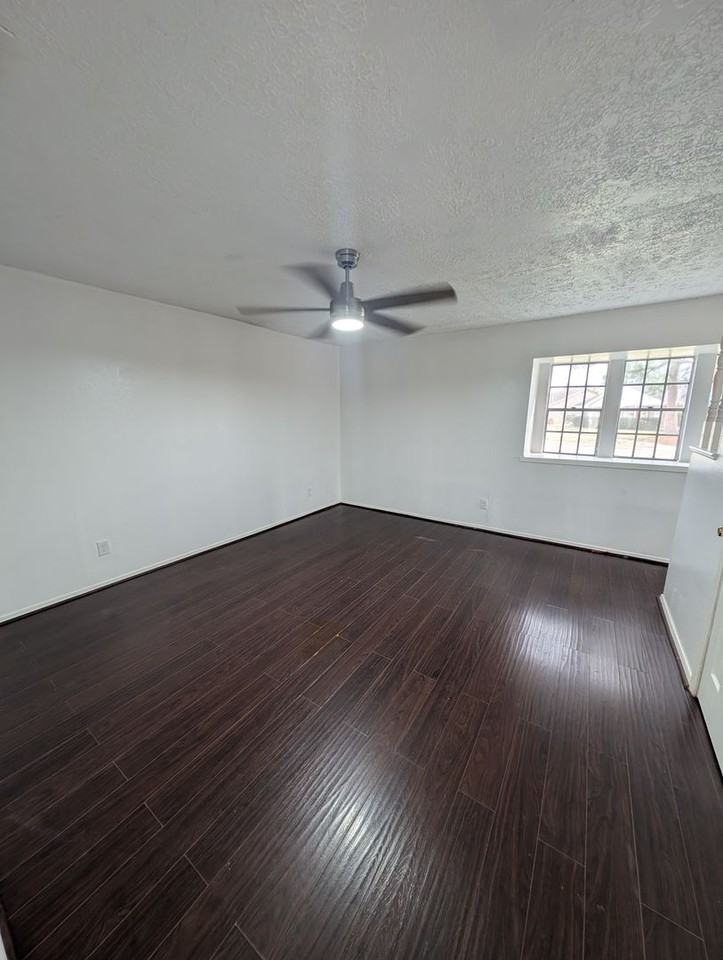 8703 Collingsdale Rd - Photo 4 of 9